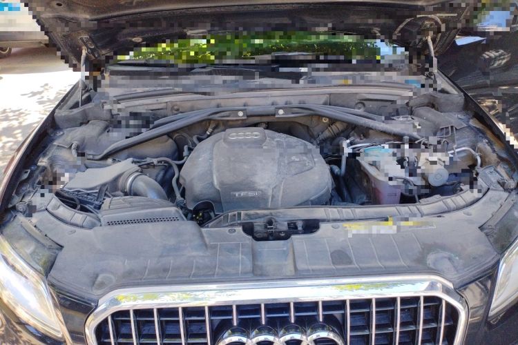 Used Audi Q5 2015 40 TFSI Technology Edition Engine Bay