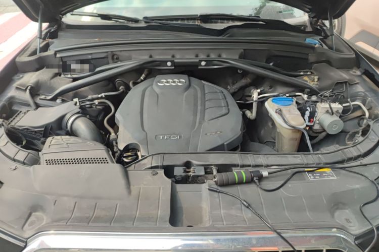 Used Audi Q5 2015 40 TFSI Technology Edition Engine Bay