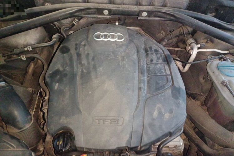 Used Audi Q5 2015 40 TFSI Trendy Edition Engine Bay