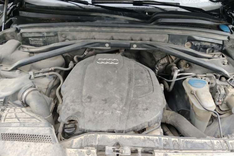 Used Audi Q5 2015 35 TFSI Standard Model Engine Bay