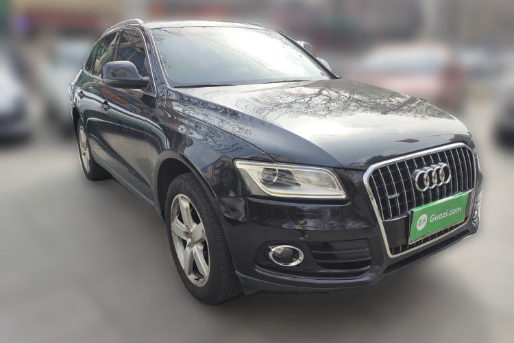 Used Audi Q5 2015 40 TFSI Trendy Edition Front Right 45 Deg