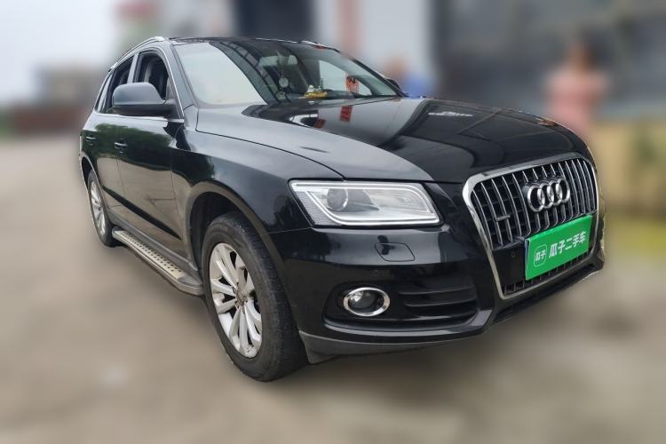 Used Audi Q5 2015 40 TFSI Technology Edition Front Right 45 Deg