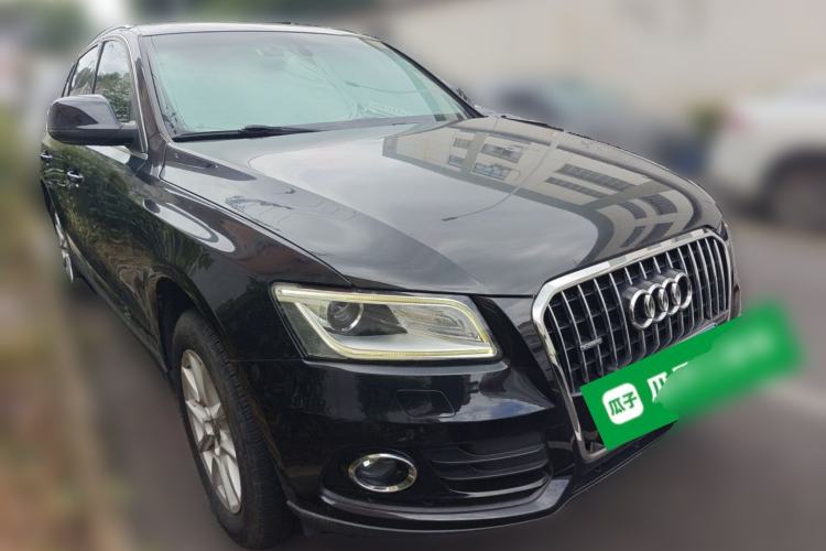 Used Audi Q5 2015 40 TFSI Trendy Edition Front Right 45 Deg