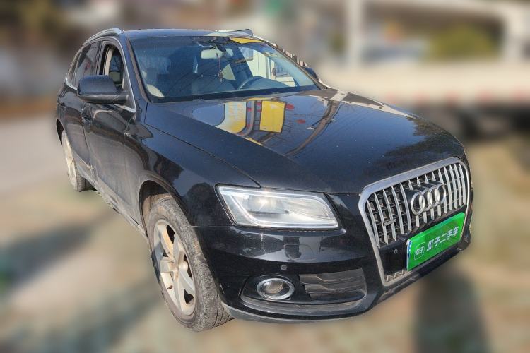 Used Audi Q5 2015 40 TFSI Comfort Model Front Right 45 Deg