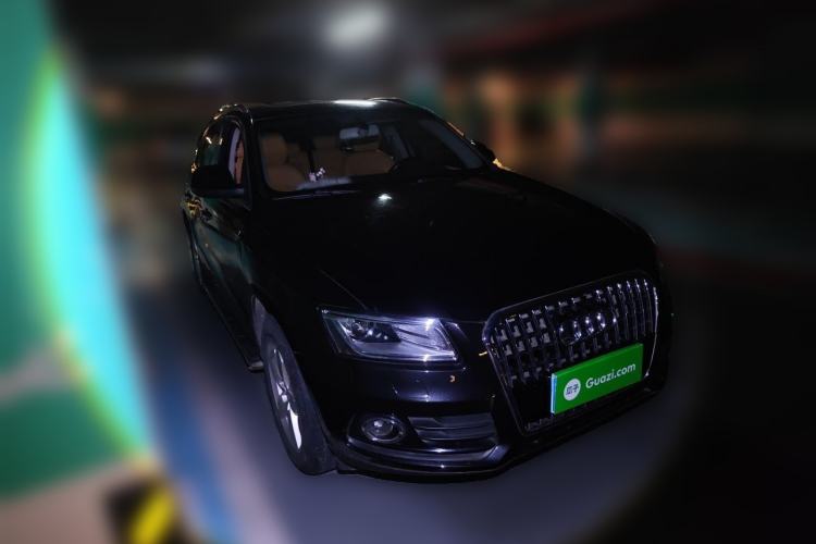 Used Audi Q5 2015 40 TFSI Trendy Edition Front Right 45 Deg