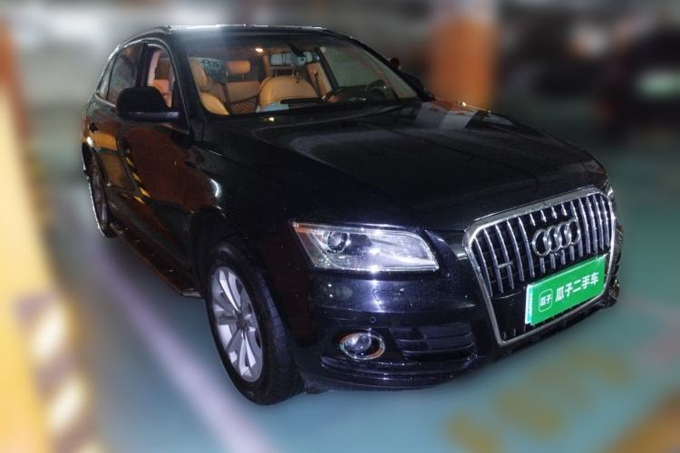 Used Audi Q5 2015 40 TFSI Technology Edition Front Right 45 Deg