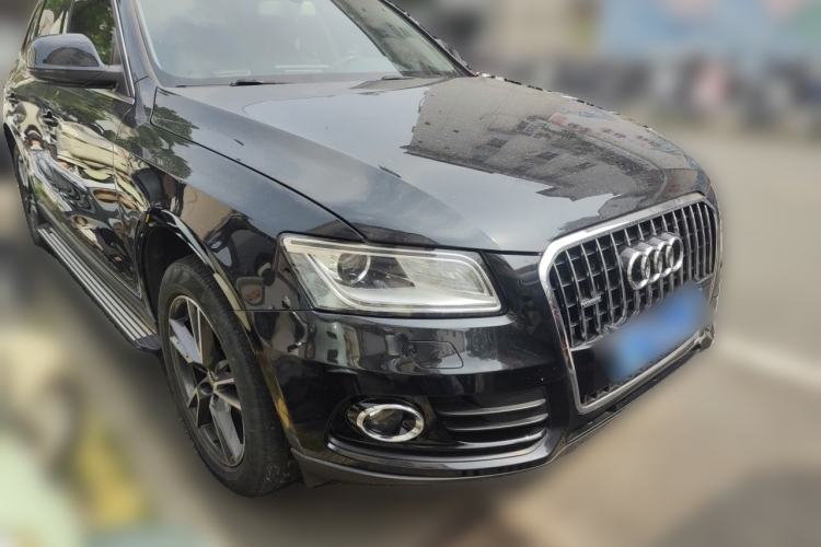Used Audi Q5 2015 40 TFSI Trendy Edition Front Right 45 Deg