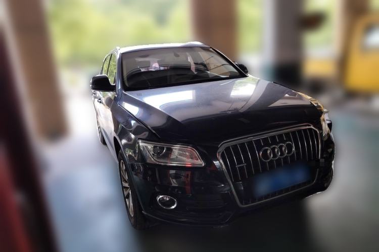 Used Audi Q5 2015 40 TFSI Technology Edition Front Right 45 Deg