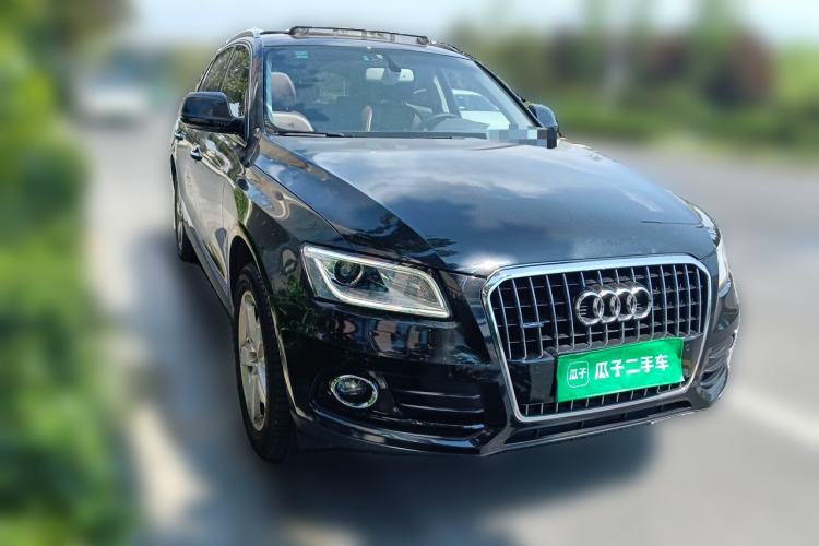 Used Audi Q5 2015 40 TFSI Comfort Model Front Right 45 Deg