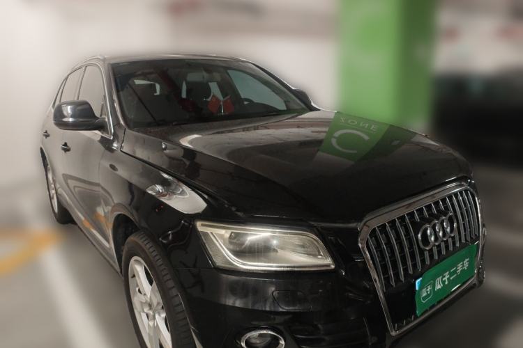 Used Audi Q5 2015 40 TFSI Technology Edition Front Right 45 Deg