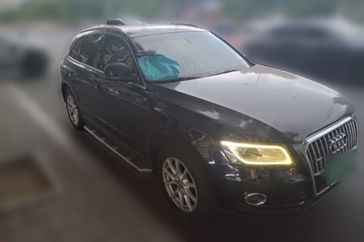Used Audi Q5 2015 40 TFSI Trendy Edition Front Right 45 Deg