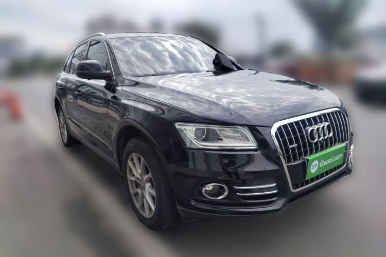 Used Audi Q5 2015 40 TFSI Trendy Edition Front Right 45 Deg