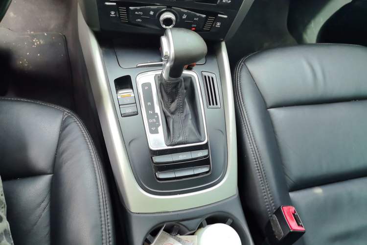 Used Audi Q5 2015 40 TFSI Technology Edition Gear Lever