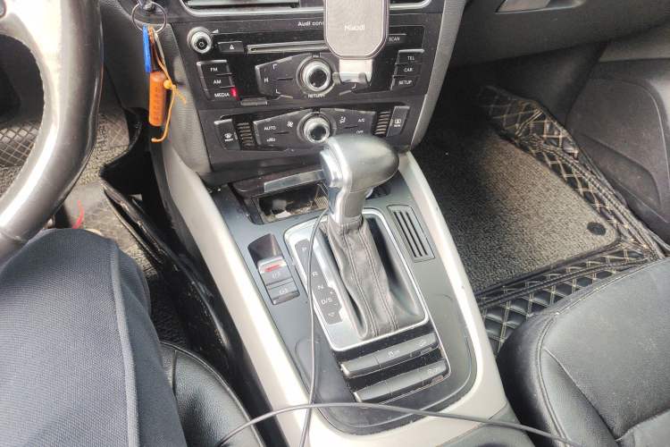 Used Audi Q5 2015 40 TFSI Trendy Edition Gear Lever