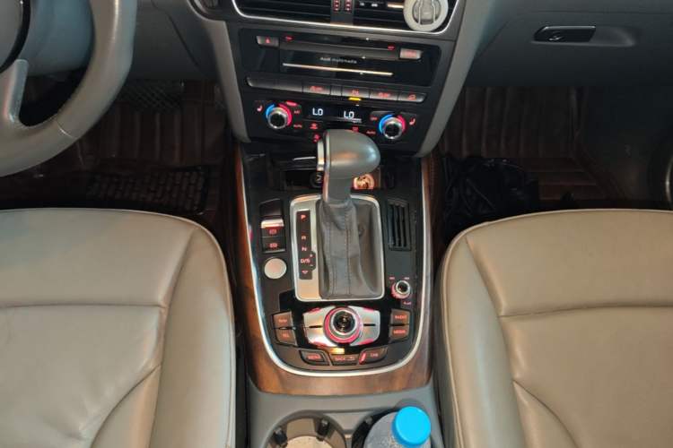 Used Audi Q5 2015 40 TFSI Comfort Model Gear Lever