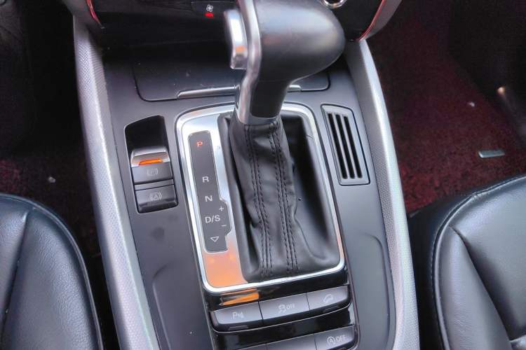 Used Audi Q5 2015 40 TFSI Technology Edition Gear Lever