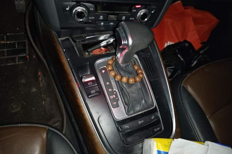 Used Audi Q5 2015 40 TFSI Technology Edition Gear Lever