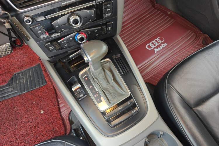 Used Audi Q5 2015 40 TFSI Trendy Edition Gear Lever