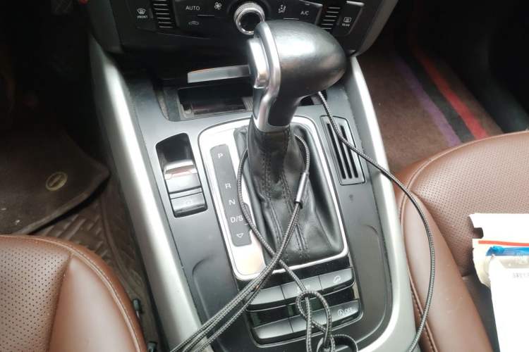 Used Audi Q5 2015 40 TFSI Trendy Edition Gear Lever