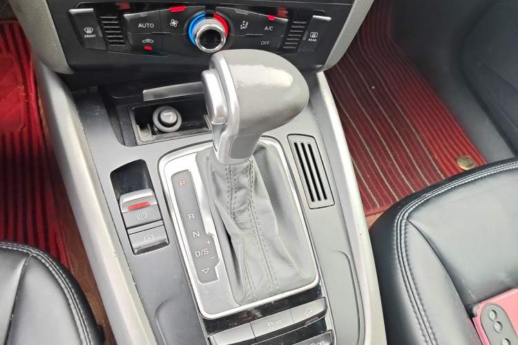 Used Audi Q5 2015 40 TFSI Trendy Edition Gear Lever
