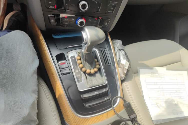 Used Audi Q5 2015 40 TFSI Trendy Edition Gear Lever