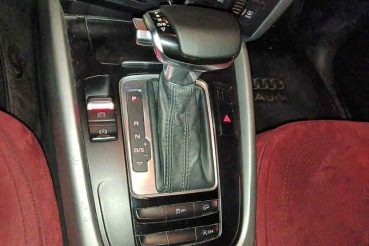 Used Audi Q5 2015 40 TFSI Trendy Edition Gear Lever