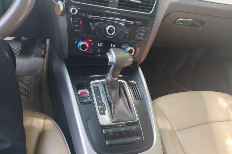 Used Audi Q5 2015 40 TFSI Technology Edition Gear Lever