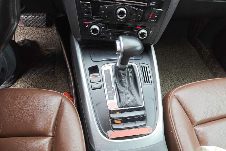 Used Audi Q5 2015 40 TFSI Technology Edition Gear Lever