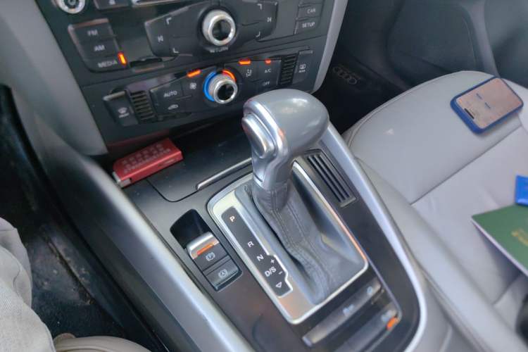 Used Audi Q5 2015 40 TFSI Trendy Edition Gear Lever