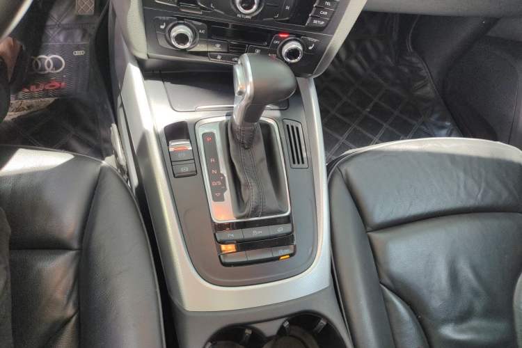Used Audi Q5 2015 40 TFSI Technology Edition Gear Lever