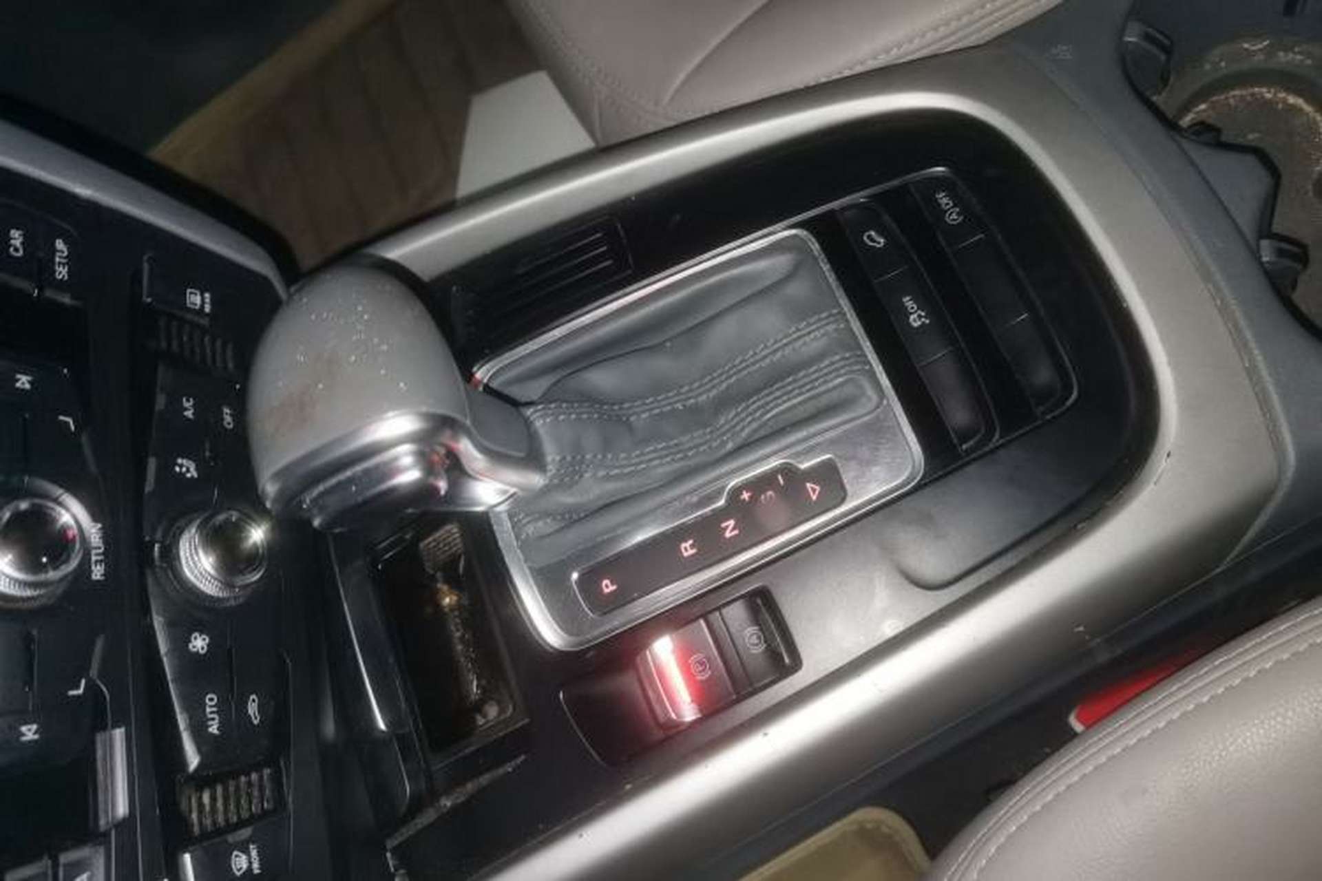 Used Audi Q5 2015 40 TFSI Trendy Edition Gear Lever
