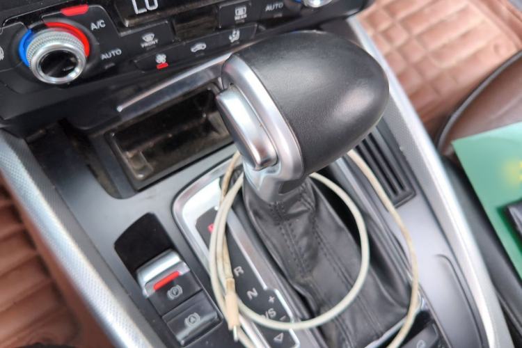 Used Audi Q5 2015 40 TFSI Technology Edition Gear Lever