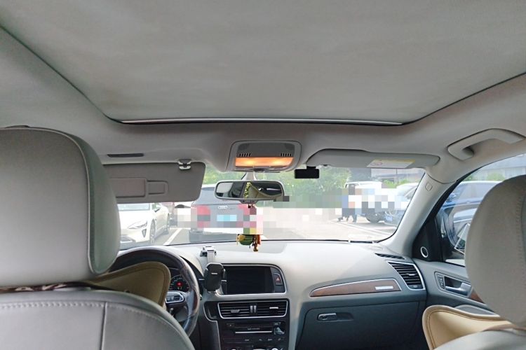 Used Audi Q5 2015 40 TFSI Comfort Model Headliner