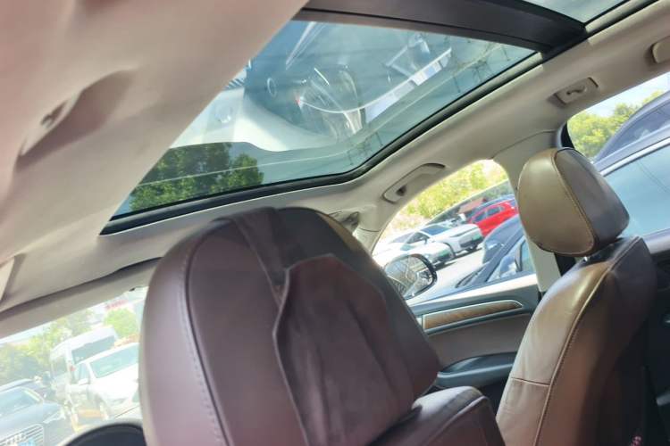 Used Audi Q5 2015 40 TFSI Comfort Model Headliner