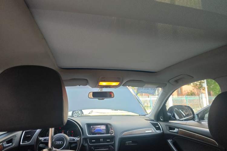 Used Audi Q5 2015 40 TFSI Comfort Model Headliner