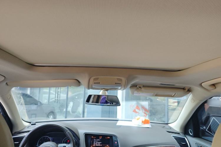 Used Audi Q5 2015 40 TFSI Comfort Model Headliner