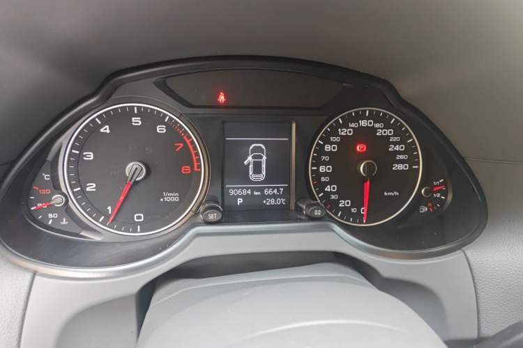Used Audi Q5 2015 40 TFSI Trendy Edition Instrument Cluster