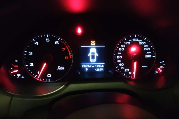 Used Audi Q5 2015 40 TFSI Trendy Edition Instrument Cluster