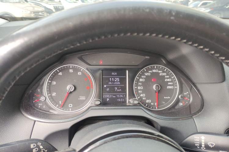 Used Audi Q5 2015 40 TFSI Trendy Edition Instrument Cluster