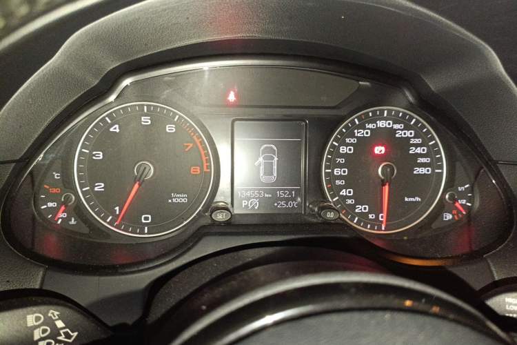 Used Audi Q5 2015 40 TFSI Technology Edition Instrument Cluster