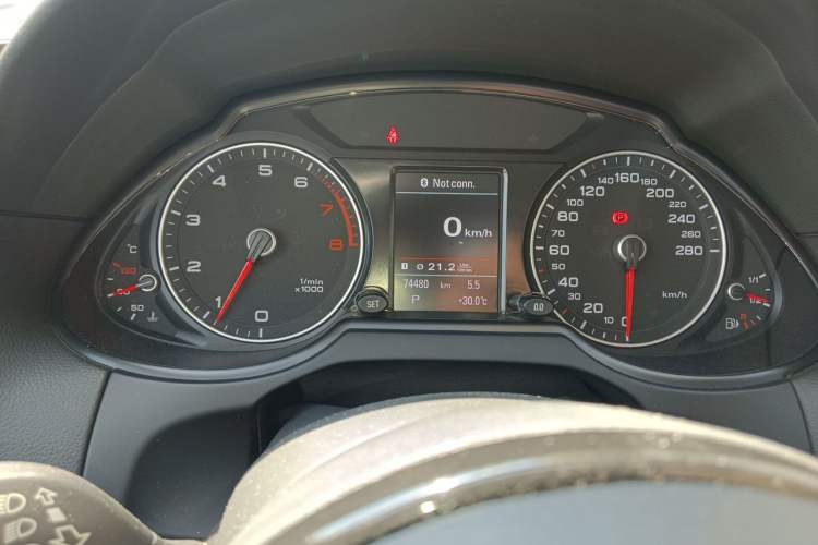 Used Audi Q5 2015 40 TFSI Comfort Model Instrument Cluster