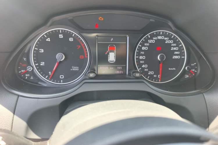 Used Audi Q5 2015 40 TFSI Comfort Model Instrument Cluster