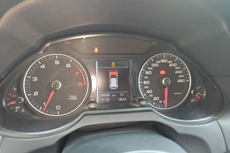 Used Audi Q5 2015 40 TFSI Comfort Model Instrument Cluster
