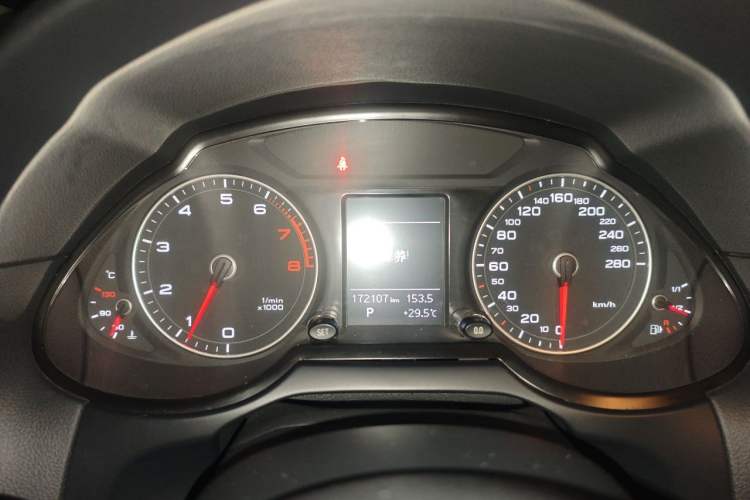 Used Audi Q5 2015 40 TFSI Technology Edition Instrument Cluster