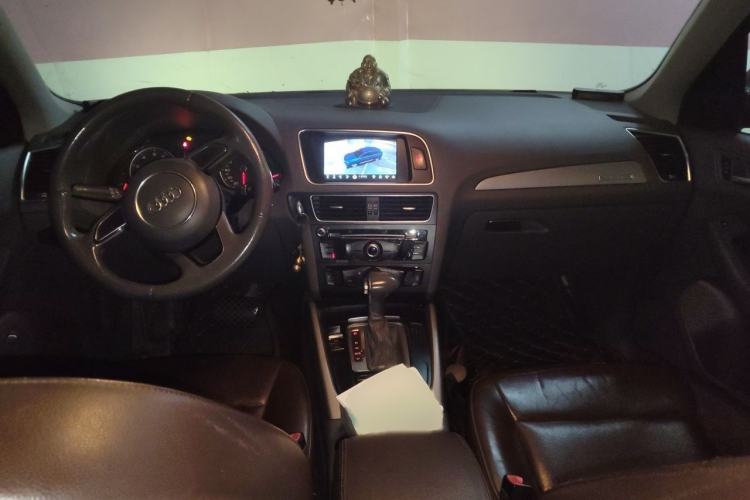 Used Audi Q5 2015 40 TFSI Trendy Edition Interior 2