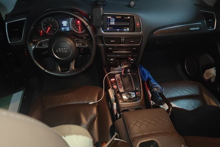 Used Audi Q5 2015 40 TFSI Comfort Model Interior 2