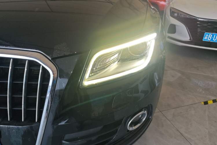 Used Audi Q5 2015 40 TFSI Comfort Model Left Front Headlight