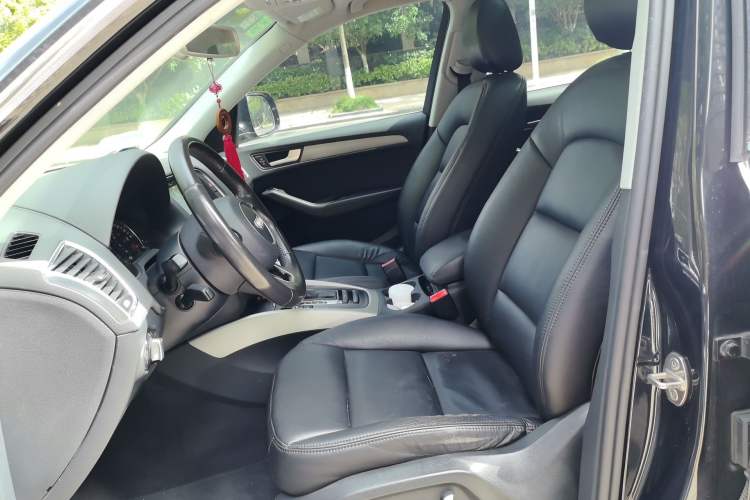 Used Audi Q5 2015 40 TFSI Technology Edition Left Front Seat