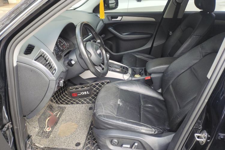 Used Audi Q5 2015 40 TFSI Trendy Edition Left Front Seat