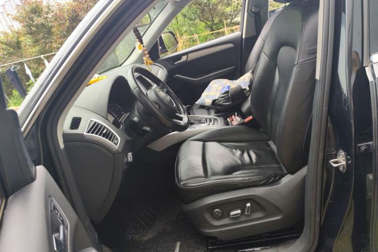 Used Audi Q5 2015 40 TFSI Technology Edition Left Front Seat